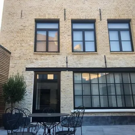 Les Chambres Berguoises Duplex Calme Au Coeur De Bergues Exterior photo